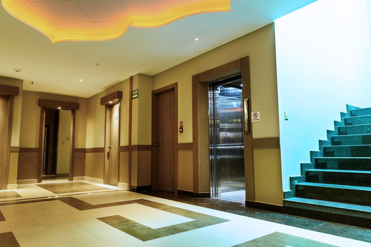 Np Hotel Y Suites 과야킬 외부 사진