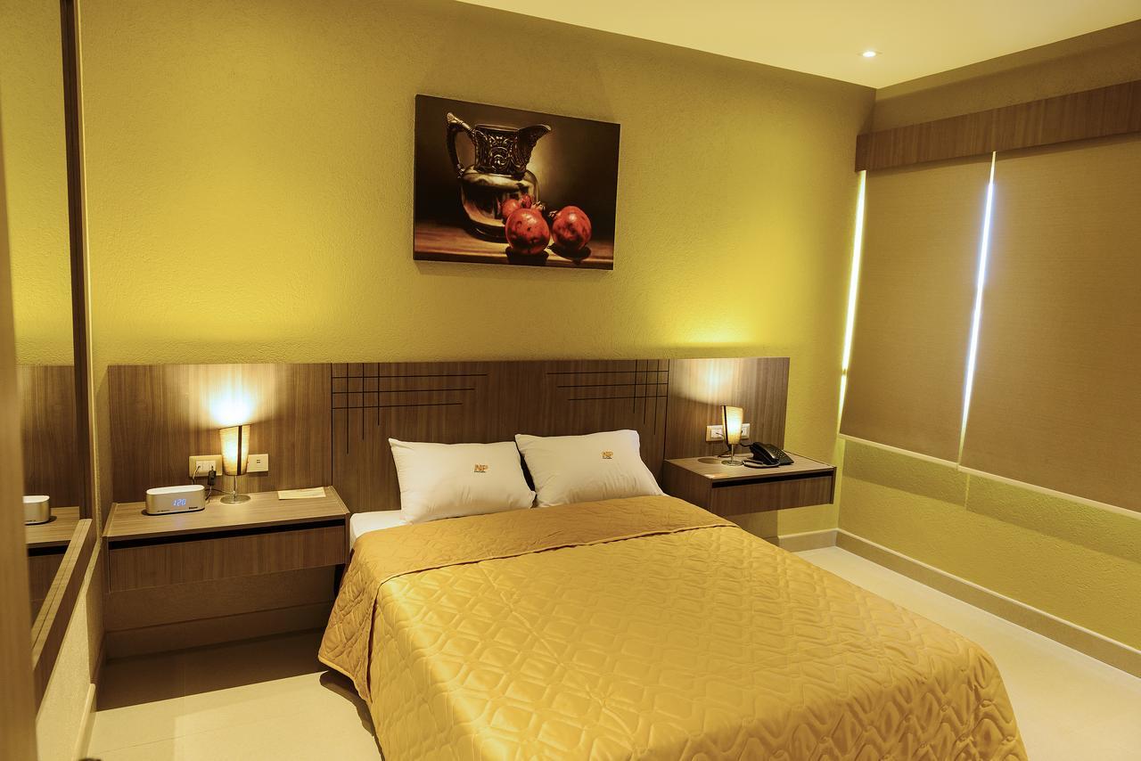 Np Hotel Y Suites 과야킬 외부 사진
