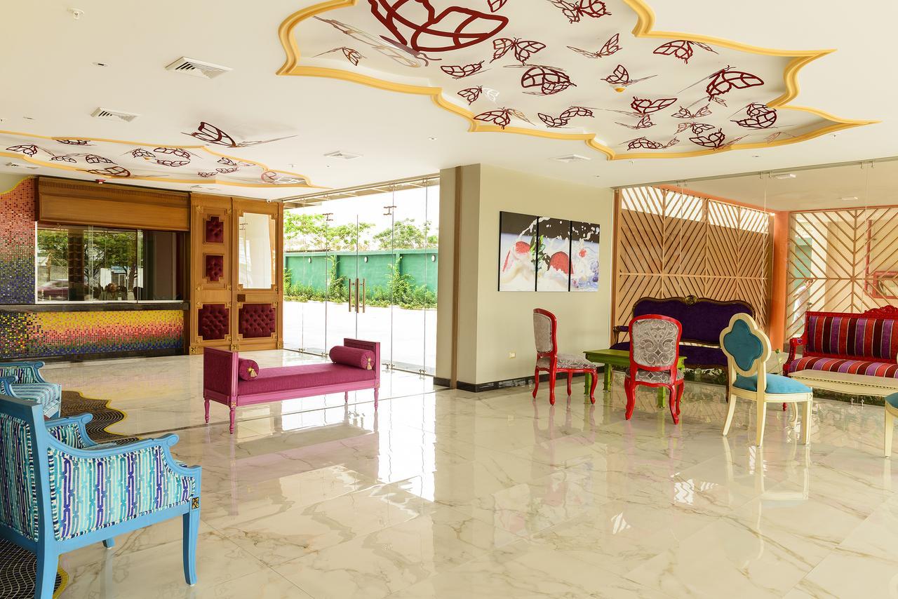 Np Hotel Y Suites 과야킬 외부 사진