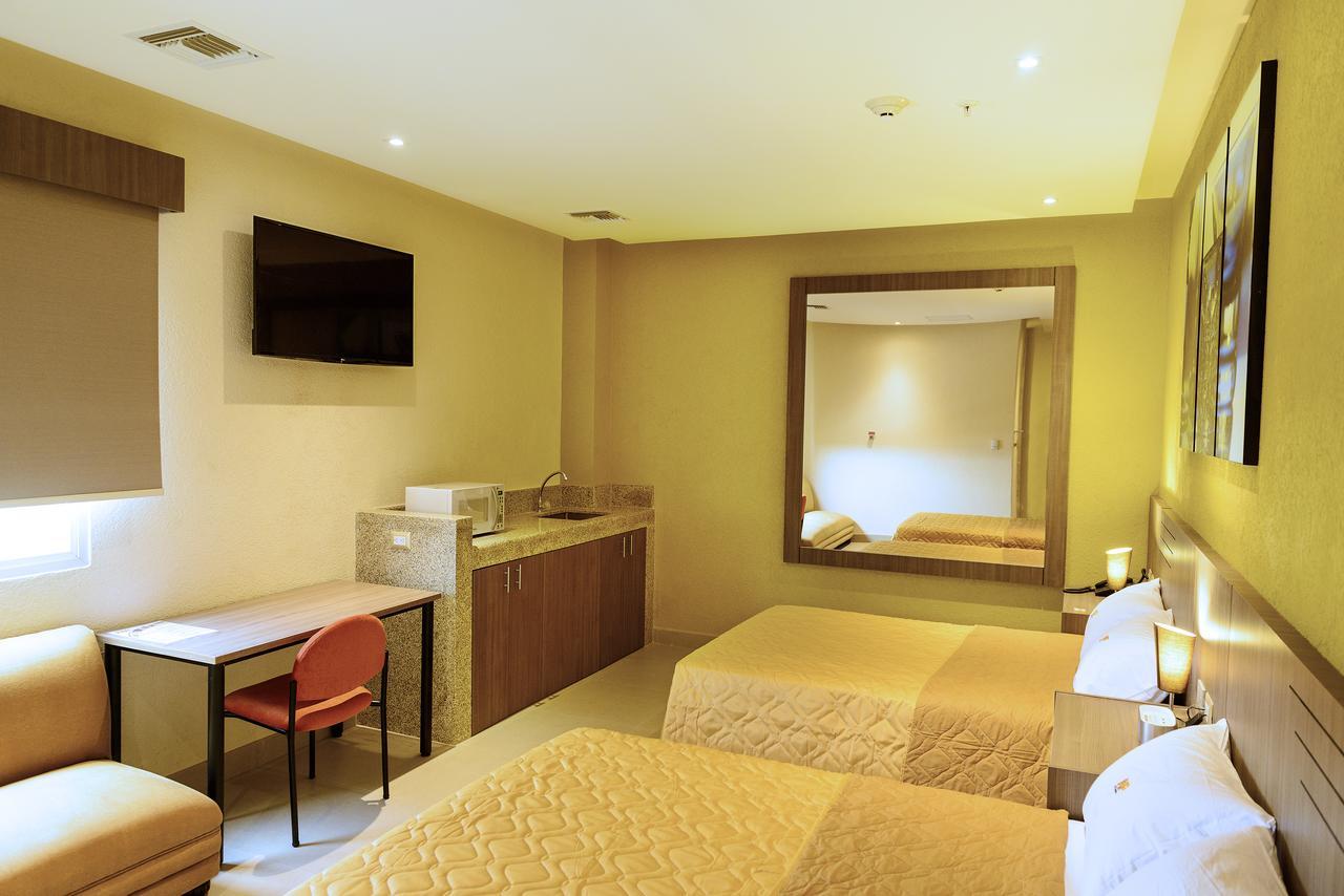 Np Hotel Y Suites 과야킬 외부 사진